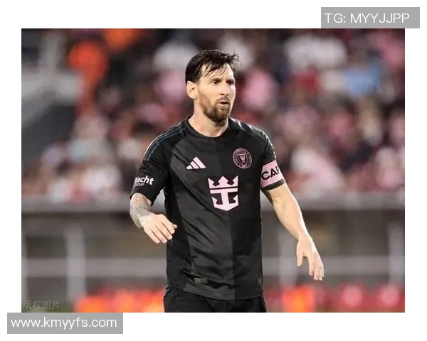 足球球星各具特色：从梅西的灵巧到C罗的爆发力解析球员强项与风格